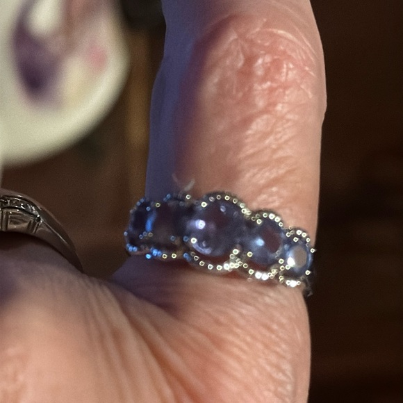 Tanzanite ring in 925 sterling silverr